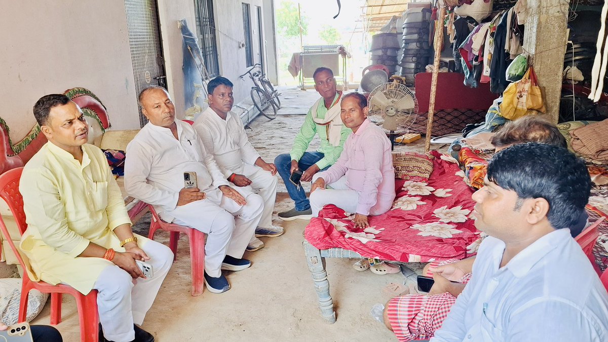 DrSunilMPatel's tweet photo. आज अपने रोहनिया विधानसभा क्षेत्र के ग्राम मुढ़ादेव निवासी @ApnaDalOfficial के पूर्वी जोन अध्यक्ष श्री आदर्श पटेल जी के आवास पर औपचारिक मुलाकात कर संगठनात्मक विषयों पर चर्चा की।
@narendramodi 
@AnupriyaSPatel 
@myogiadityanath 
@ErAshishSPatel https://t.co/cawiV04Rxa