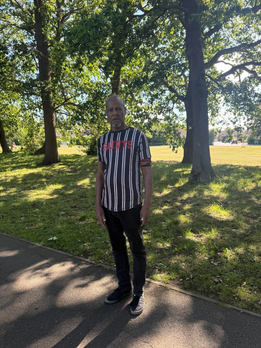 Britgirlnuked's tweet photo. Orpington

Watch out for this man he’s been in locksbottom park talking to the kids and hiding in the bushes watching them! Sick fucking nonse https://t.co/9uaKAfYucW