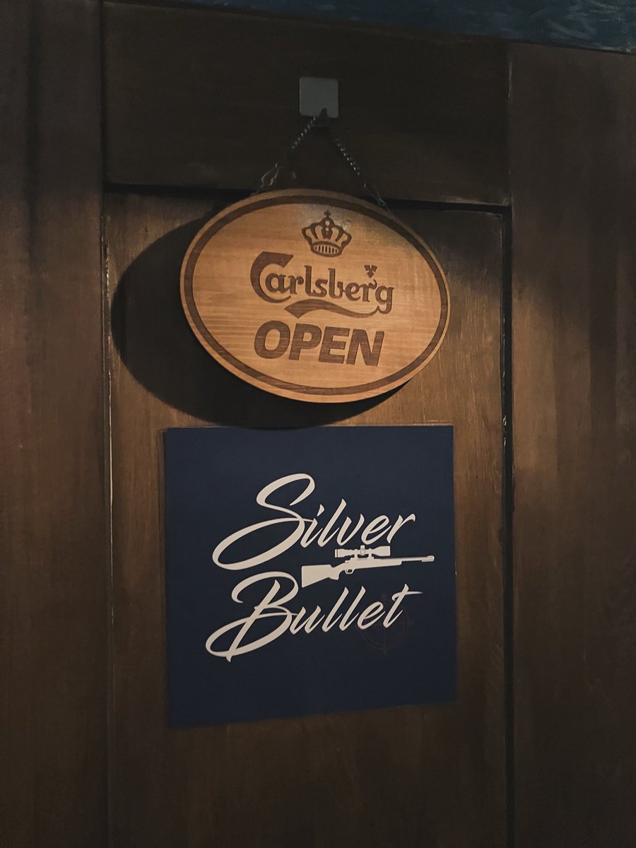 bar_SilverB's tweet photo. オープン！
#BARSilverBullet https://t.co/zv1QKeccDt