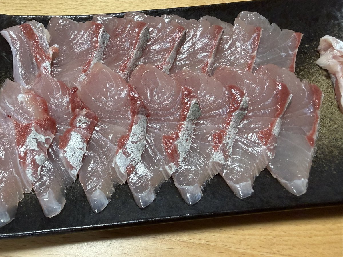 ichiofishing's tweet photo. 尻尾の方まで脂あって美味い😋 https://t.co/MzeMuebVKu