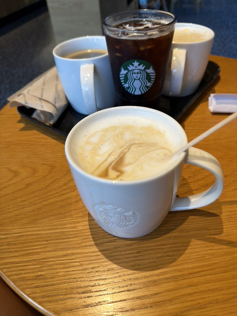 0000melvs's tweet photo. Out for coffee, stayed for the vibe.
📍Starbucks Q.Ave. https://t.co/X4kJsfoY4C