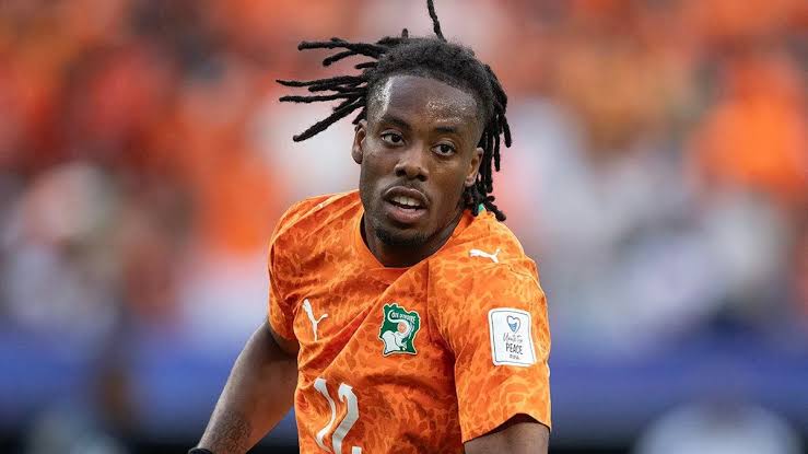 garyalsmith's tweet photo. DEVELOPING: 🇨🇦 Canada deny Elye Wahi entry.

🇨🇮 Cote d'Ivoire will be without the 23-year-old for the crucial Group E encounter vs Germany after Canadian authorities refused him entry while a match-fixing investigation continues in France.

The attacker featured in the Elephants' 1-0 win over Ecuador in their opening match but has since become embroiled in a probe linked to alleged spot-fixing during his time at French club Nice.

Reports from France indicate that investigators are examining claims that Wahi intentionally received a yellow card in Nice’s Ligue 1 game against Metz on May 17.

The caution is said to have coincided with unusual betting patterns detected in multiple countries, leading football regulators and law enforcement officials in France to launch a formal investigation into the matter.