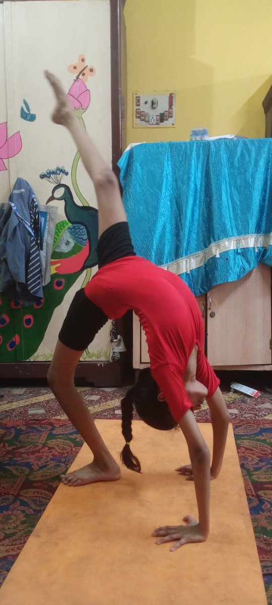 Diksharma16's tweet photo. This 11-year-old girl from West Bengal has exceptional talent in yoga and gymnastics. Despite limited financial resources, she continues to train and win local competitions. We request support from sports authorities to help nurture her talent.
@kheloindia @MOYSTheGambia https://t.co/VhAon6JnQe