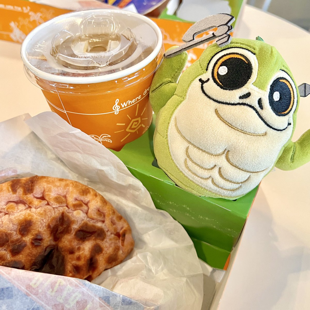 knit829's tweet photo. スタツアのキャストさんが「ロッタですか？」って声かけてくれたのはもちろん嬉しかったんだけど、ミニスタのキャストさんも「もしかして…ジャバ・ザ・ハットさんですか？」って聞いてくれたのもめっちゃ嬉しかった😂 https://t.co/LGTTIVX6bl