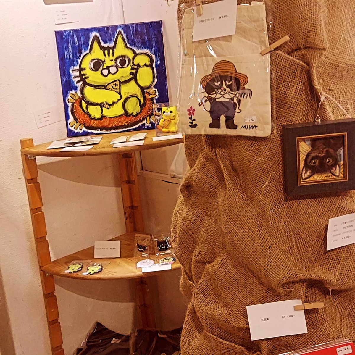 Kyoshiro_Inui's tweet photo. 仕事帰りに、久しぶりにNanoへ！！

「猫なのだぁ～！」開催中(=ﾟωﾟ=)

#nanogallery #猫なのだぁ～　#ギャラリー　#猫　　　#天王寺 https://t.co/jodJK78esf