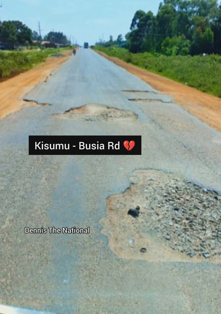 oukodera's tweet photo. Is KeNHA really seeing this road...
A12 road Kisumu Busia road https://t.co/4w7BPw4Y5V