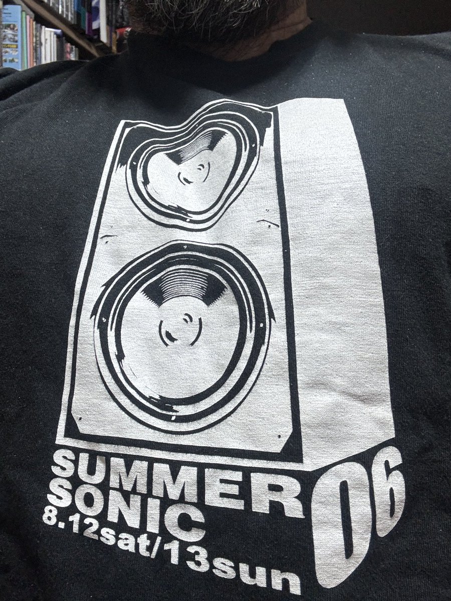 TheGEARTH's tweet photo. 何気なくきてたサマソニTシャツが20年前のだった https://t.co/UyxXjlFFOO