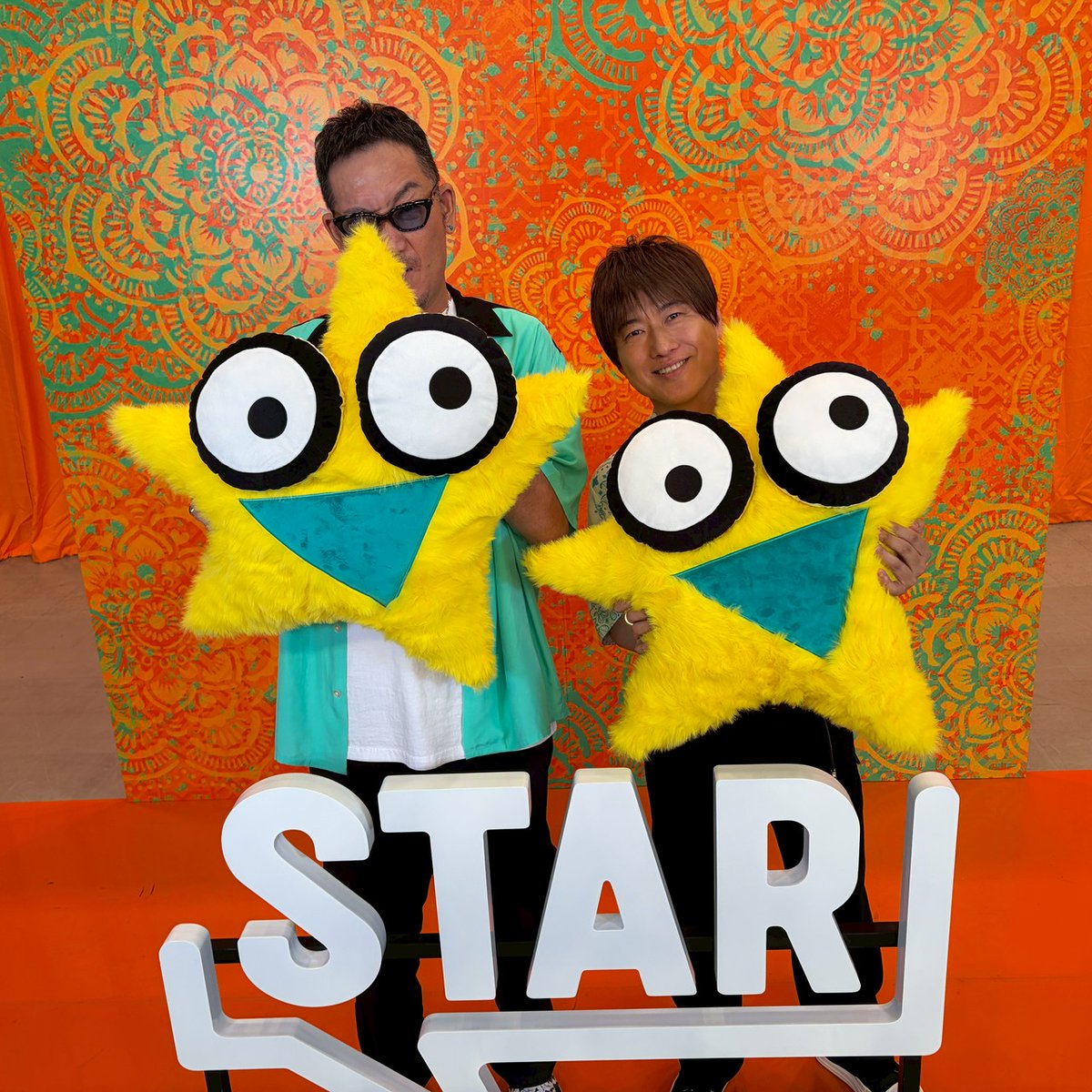 TeamKobukuro's tweet photo. #STARスター ありがとうございました✨

🎫7/25ツアースタート！
KOBUKURO LIVE TOUR 2026 霞日和
▼ツアー詳細
https://t.co/JqwFXCrF1F

💿7/22リリース！
36th Double A-Side Single「霞日和／Starry Smile Story」
▼シングル詳細
https://t.co/29OJLPFvS0

#コブクロ 
#StarrySmileStory
#霞日和 https://t.co/hG8U7ud54F