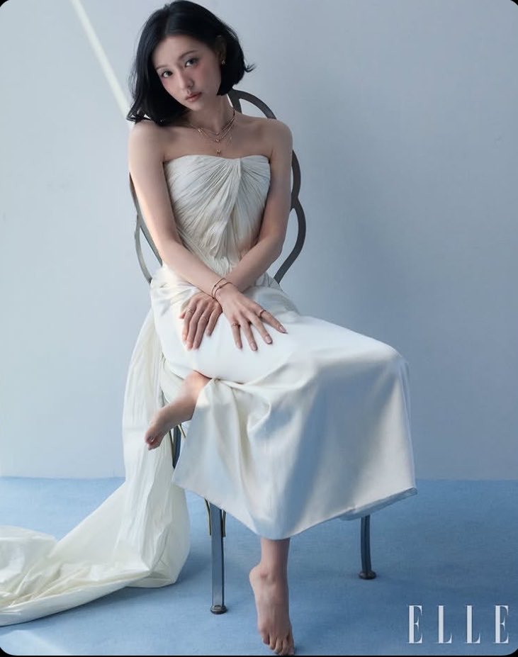 ItsMeTee7's tweet photo. All kim jiwon magazine features in 2026 so far:

Featuring:

Marie claire -Bvlgari
W korea- Bvlgari
Elle korea- Stonehenge
Allure korea - Louis Vuitton beauty

#kimjiwon
#김지우 https://t.co/5OzV2fiALp