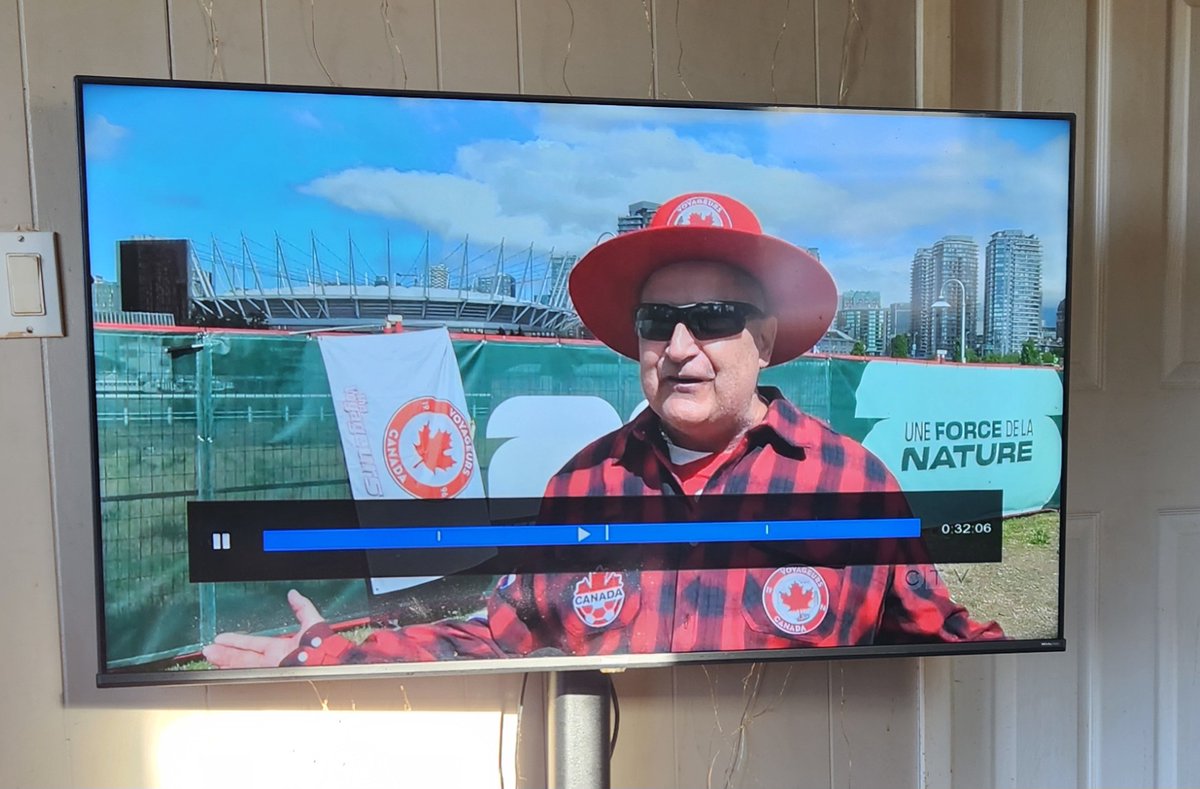 MoMac630's tweet photo. @lz401 @QFA_EN @thevoyageurs @CanadaSoccerEN I saw you on my TV this morning! Livin your best life! https://t.co/XBE0Hk1JhL