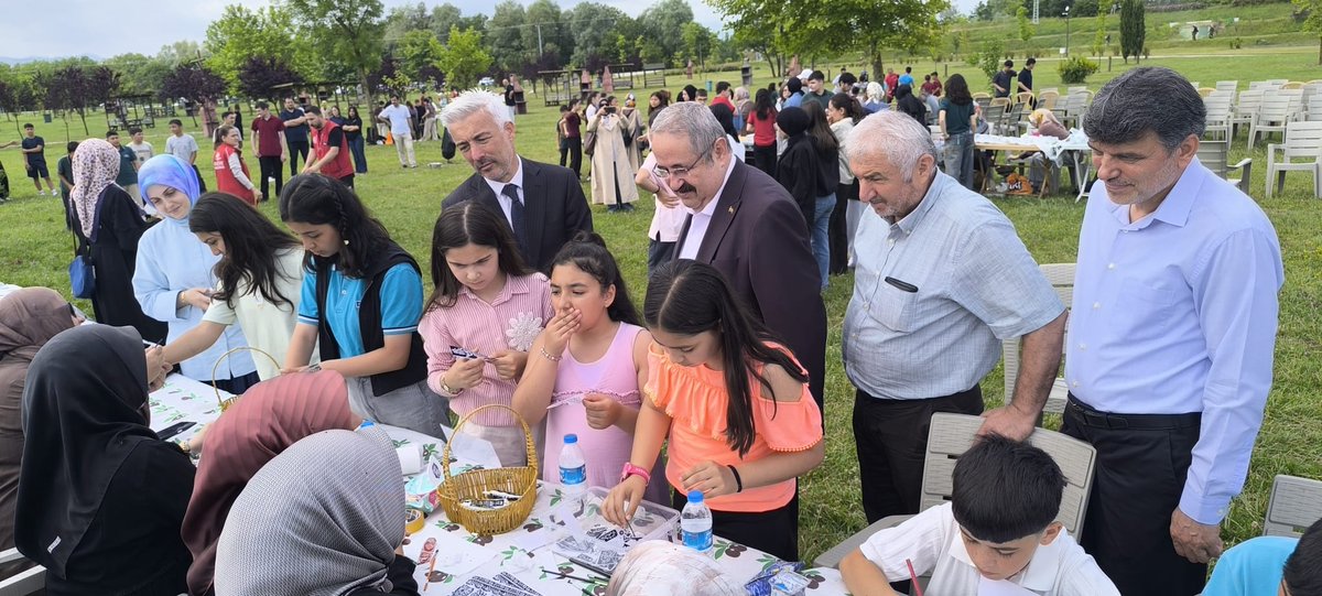 TC_carsambakym's tweet photo. ’’Çevreme Duyarlıyım, Değerlerime Sahip Çıkıyorum (ÇEDES)’’ Projesi Kapsamında Düzenlenen Kültür Şenliğine Katıldık
https://t.co/yVvcMDnZHx https://t.co/p4oolOlZRw