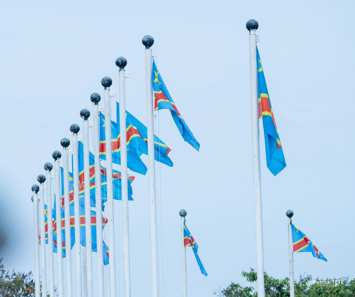 MushobekwaMa's tweet photo. #RDC LES INJURES N'ONT PAS DE PLACE DANS UNE RÉPUBLIQUE. L'unité, la paix et la cohésion nationale ne peuvent pas se rétablir dans l'humiliation constante des adversaires. Quelles que soient les divergences politiques et/ou les sentiments personnels, IL Y A DES CHOSES QUE L'ON NE DIT PAS EN PUBLIC. Le monde nous observe ; et surtout, LES ENFANTS...NOS ENFANTS, NOUS REGARDENT. Faisons donc attention aux mots ; ils pourraient engendrer des maux qu'il sera difficile de réparer plus tard : LA HAINE et LA DIVISION. 

Que DIEU nous garde !!!