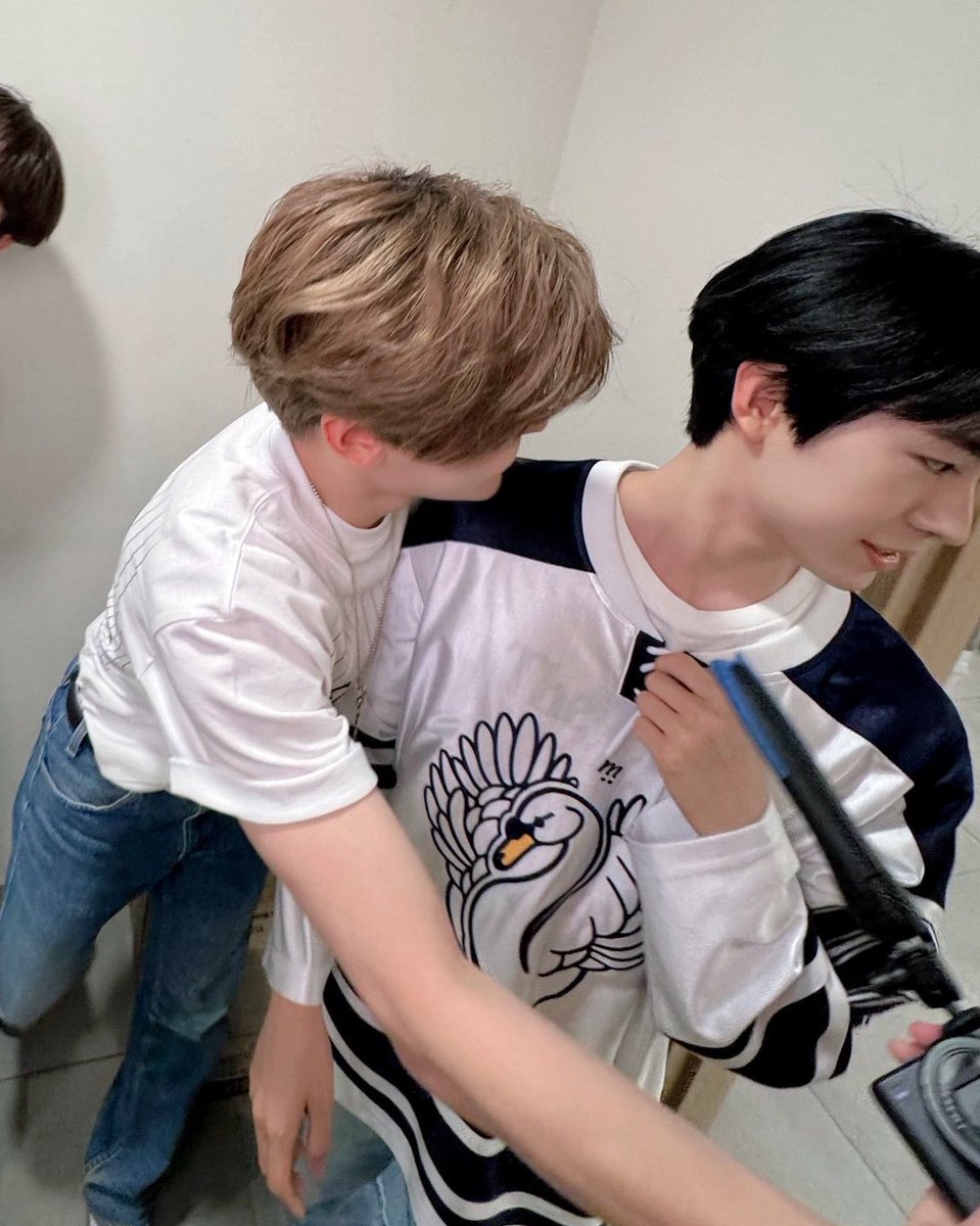 onsiyao's tweet photo. 우우움~~~~~~                         (휘릭) https://t.co/D437Tax2vx
