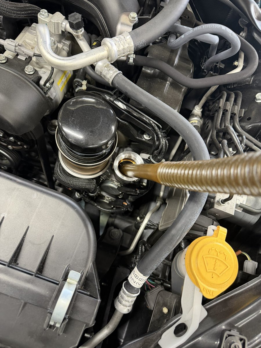 TiRacingtir's tweet photo. 【ご新規様 GR86 作業です】
SYMS製バッフルオイルパン装着完了。ガスケットも乾いたのでオイル注入してエンジン始動します!
オイルはパワークラスターレーシング漆黒
#SYMS
#オイルパンバッフル
#TiRACING https://t.co/Ks6z8nuRnn