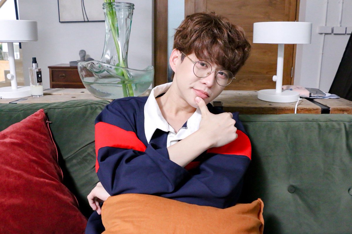 builtinlove's tweet photo. ดื้อดื้อมีแว่น กับ ดื้อดื้อไม่มีแว่น ชอบแบบไหนกันคะ 🐶💘

@bbverpj 

#builtinloveQ11
#builtinloveseries https://t.co/28vPL5GwmP