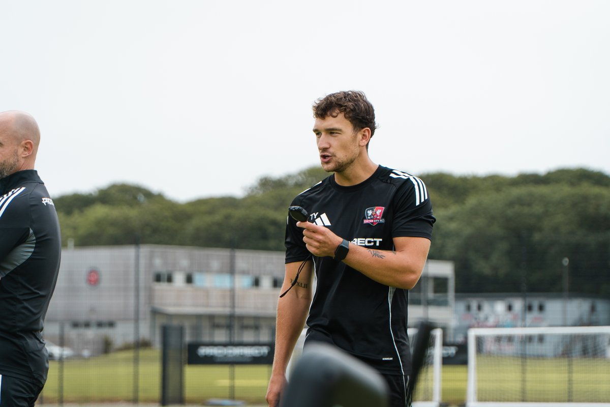 OfficialECFC's tweet photo. More work in the tank before pre-season begins 👊

#ECFC #SemperFidelis https://t.co/z5X0fHnMac