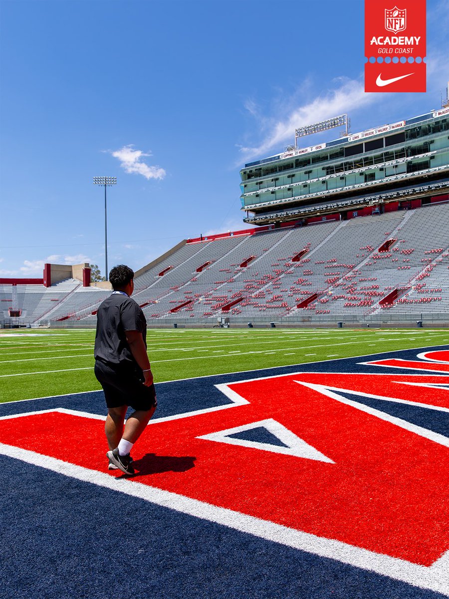NFLAcademy's tweet photo. A massive thank you to @ArizonaFBall for having our Asia-Pacific squad on an unofficial visit during their time in Arizona. https://t.co/9lRjSOThZA