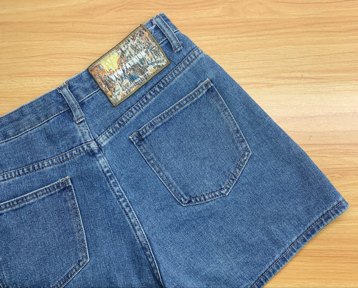 wanwaree0989's tweet photo. NEW FASHION 

50.-

size : m    เอว 28   สะโพก 37    ยาว 14   

#กางเกงมือสอง #เสื้อผ้ามือสอง #กางเกงยีนส์มือสอง #เสื้อผ้าราคาถูก https://t.co/tNYZ1vqnth