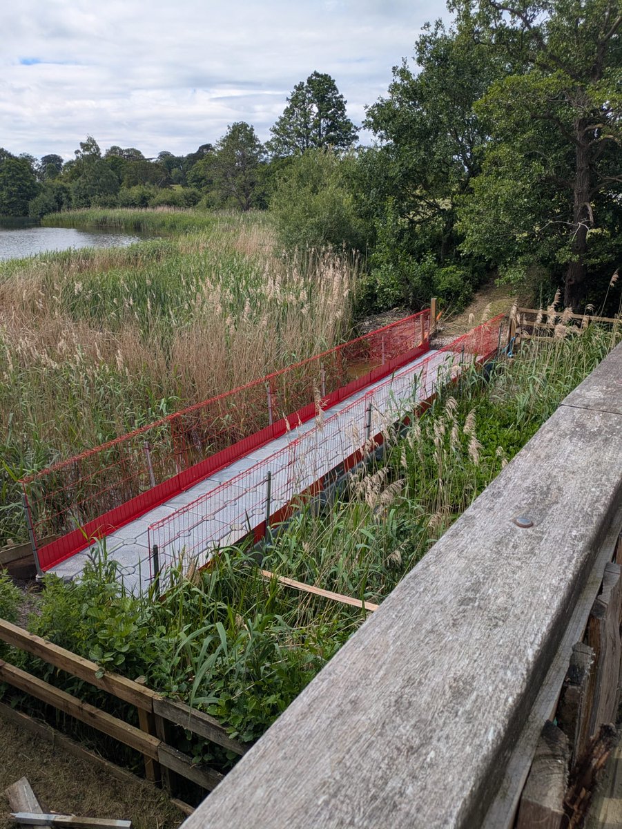 floatingpontoon's tweet photo. Back at Cholmondeley Castle Gardens supporting Castle Race Series . Comfortably one of our longest standing venues and clients, long may it continue. #pontoon #triathlon #SportingEvents https://t.co/QcF74MeHf3