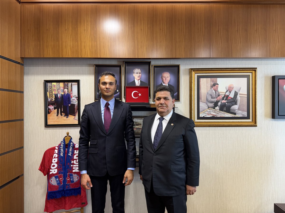 camardi_'s tweet photo. 📍 TBMM

Kaymakamımız Sayın Muhammet Furkan BEKTAŞ, Milliyetçi Hareket Partisi Niğde Milletvekilimiz ve hemşehrimiz Sayın Cumali İNCE Beyefendiyi makamında ziyaret ettiler.

Nazik kabullerinden ötürü Sayın Vekilimize teşekkür ediyoruz. https://t.co/pbLDdbwO2C