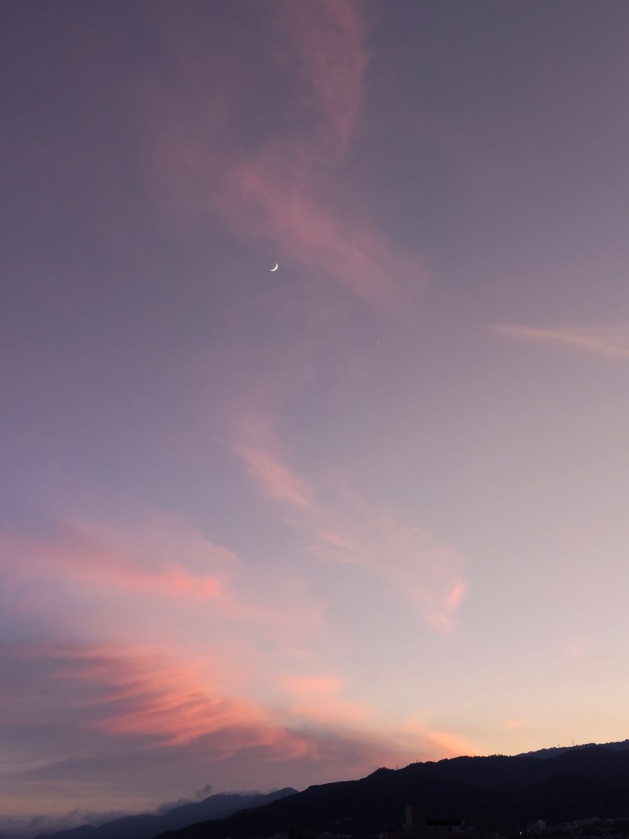 0419_okayan's tweet photo. 月と金星 #イマソラ
カフェイン離脱症状から解放された日　

お疲れ木曜☕️ https://t.co/Gup2HnWEnz
