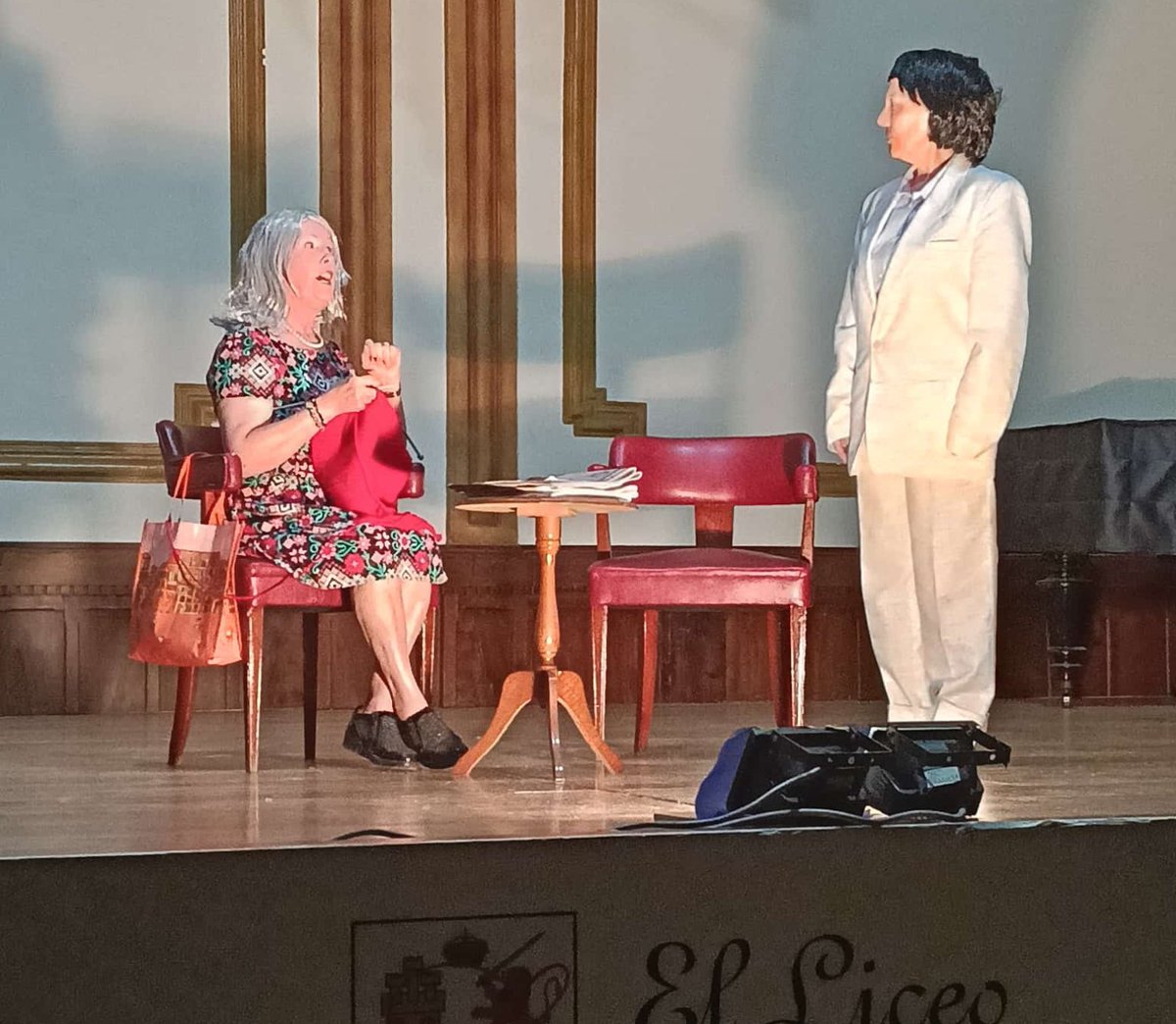 ategal's tweet photo. Seguimos con las despedidas del curso. Estos días les tocó a las Aulas de #Ferrol y #Vigo, que lo celebraron con una comida.🍴

🎶Por su parte, Ategal Ourense lo despidió con teatro, baile, tuna y comida en el Liceo de la ciudad.

#curso20252026 #formaciónpermanente https://t.co/OoNXsumbVD