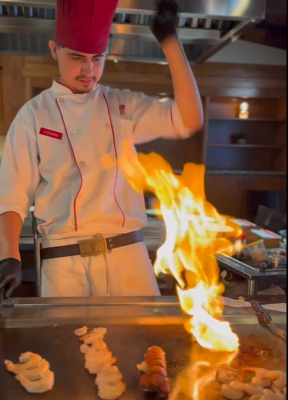 nerdxing's tweet photo. "I need to take pics of all the food." 2 minutes after appetizers are eaten: 🤦"I forgot to take a pic." The best work environment is one where you actually look forward to the monthly get-together. 🍣🥩🍜 Good food, great company, and the  #Nerds4Life 🤓 #Benihana lunch is🔥 https://t.co/Td0kTYvuoF