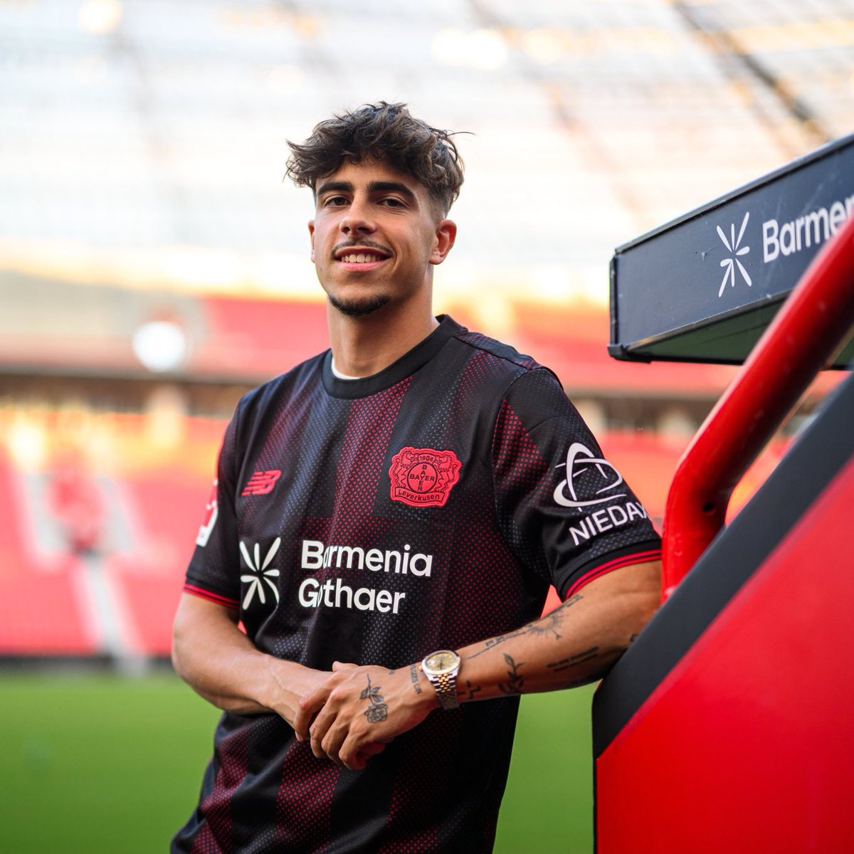 DeadlineDayLive's tweet photo. 📝 𝗗𝗘𝗔𝗟 𝗗𝗢𝗡𝗘: Bayer Leverkusen have signed Afonso Moreira from Lyon for €34M. 🔴⚫️🇵🇹

(Source: @bayer04_en) https://t.co/QizbNQpVAy