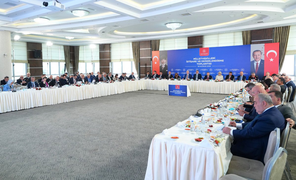 akbasogluemin's tweet photo. İçişleri Bakanımız Sayın @mustafaciftcitr’nin ev sahipliğinde, değerli Milletvekillerimizle birlikte ülkemiz ve şehirlerimiz adına yürütülen çalışmaları değerlendirdiğimiz verimli bir toplantı gerçekleştirdik.

Toplantımızın ülkemize ve milletimize hayırlar getirmesini diliyorum. https://t.co/6ur41cHTAK