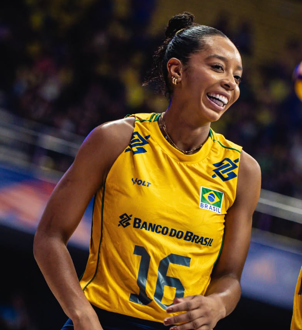 StatisticsVolei's tweet photo. Opostas

Tainara l Kisy l Rosamaria

Pontos: 3 l 2(1block) l 13
Aproveitamento: 20% l 25% l 52%
Eficiência: 14% l 0% l 44%
Tocos: 1 l 0 l 0
Erros atk: 0 l 1 l 2
Erros saque: 2 l 0 l 0
Defesas: 3 l 4 l 3 https://t.co/7MTcx18bCV