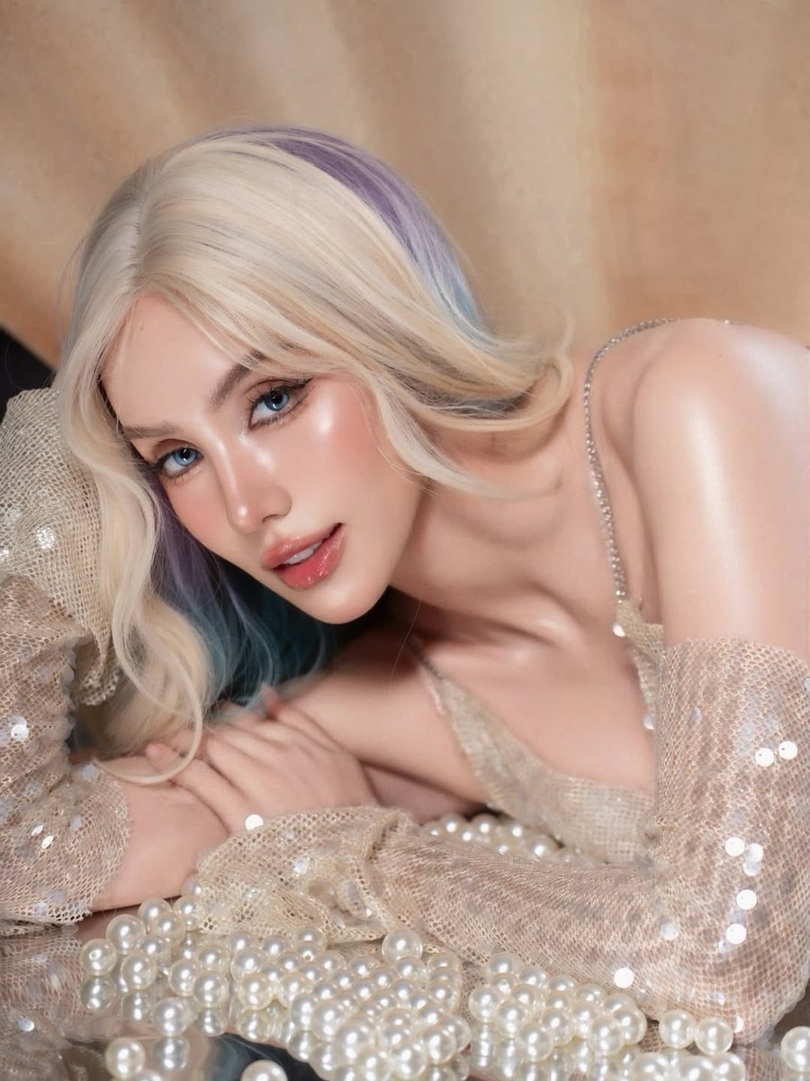 michellebehrfam's tweet photo. Michellebehr Instagram UPDATE 🐚💛

‘Out of the shell and into my truest colors. 🐚🌈🏳️‍🌈’

🔗 https://t.co/bEulaexHgS

#มิเชลเบอร์แมนน์ #michellebehrmann https://t.co/IR9F74tGYV