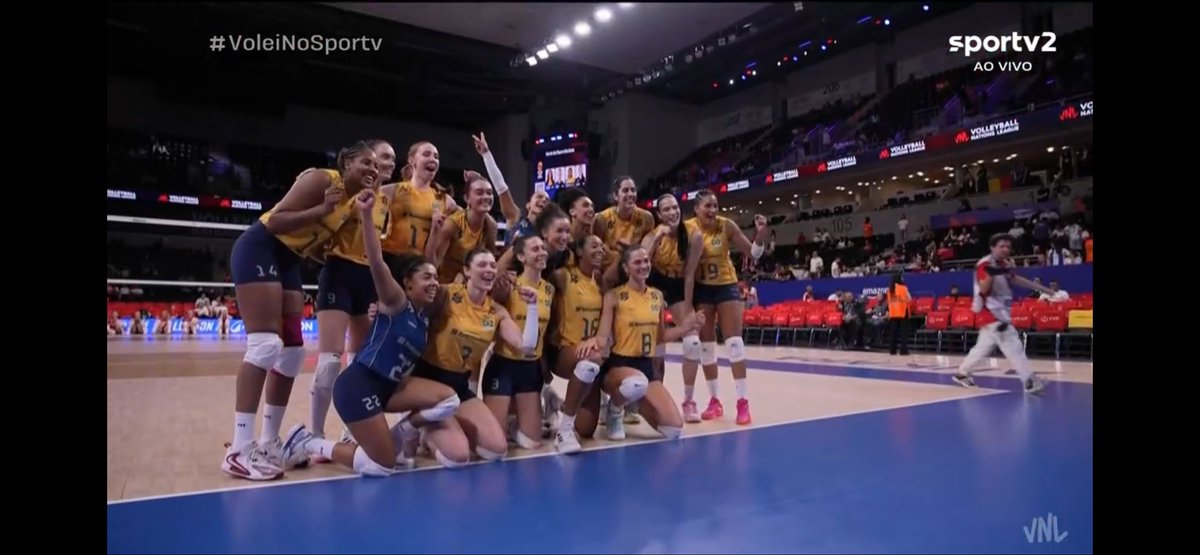 jauripane's tweet photo. ESSE ANO VAI SER OURO ESCUTA OQ TO FALANDO https://t.co/ZiEtCVzPt0