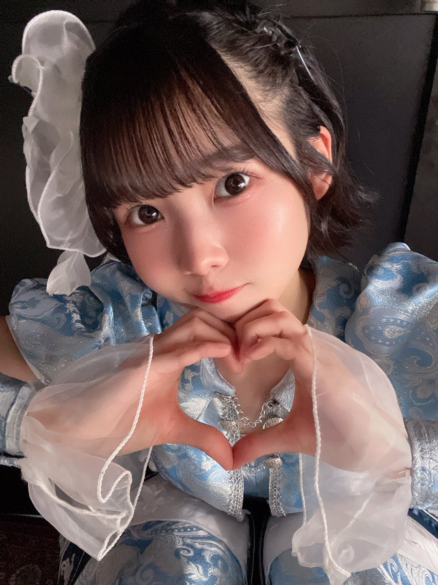 yuma_katagiri08's tweet photo. みんな今日も一日お疲れ様！

INSRiAさんは今日、新曲『Pick Me Up』のMV撮影をしてきたよ〜⚡️⚡️

新体制初めての撮影すっごく楽しかった♡

どんなMVになるのか楽しみにしててね〜💛

 #ゆまりんふぃるむ https://t.co/EZA95W4iSh