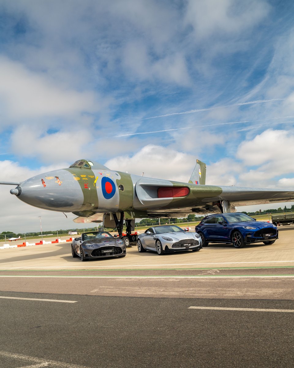 GRANGEMOTORS's tweet photo. Three Aston Martins. One legendary backdrop.
The Vanquish Volante, DB12 S and DBX S showcased at today’s Jet Centre Networking Event, standing proudly in front of the iconic Vulcan Bomber at Southend Jet Airport.
#AstonMartin #Vanquish #DB12S #DBXS #INTENSITYDRIVEN https://t.co/TdQ1a6Hi9s