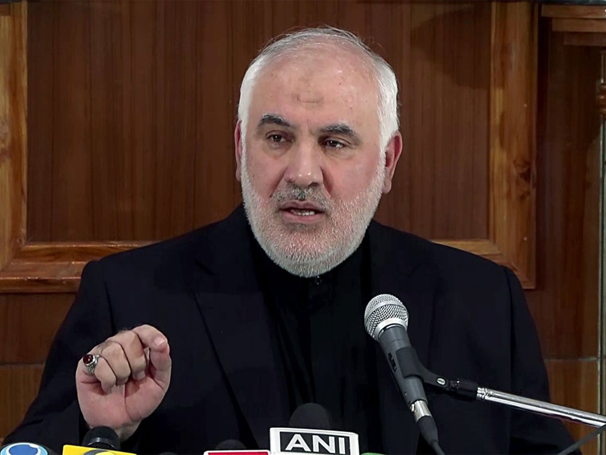 ani_digital's tweet photo. "Not a country upon which political will can be imposed": Iranian envoy on "confrontational, destabilising policies" of "Zionist regime"
Read @ANI Story | https://t.co/yXCZ8aVFlP
#MohammadFathali #Iranianenvoy #US #Peacedeal #Zionistregime https://t.co/NYDcOOR14o