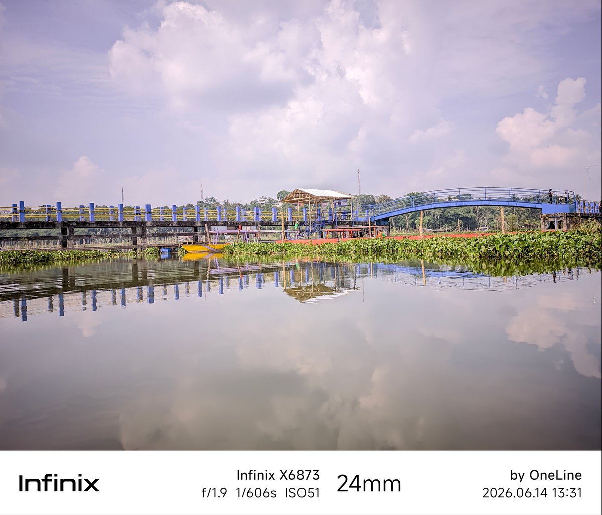dhamay_sc81's tweet photo. Street Photography using Infinix at The Blue Bridge Rawa Pening https://t.co/wJX9QOl6Ij