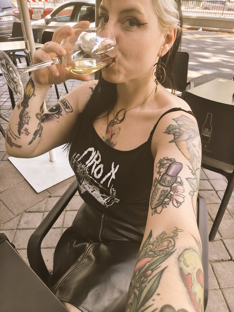 Annie ✨ 🍷 tweet media
