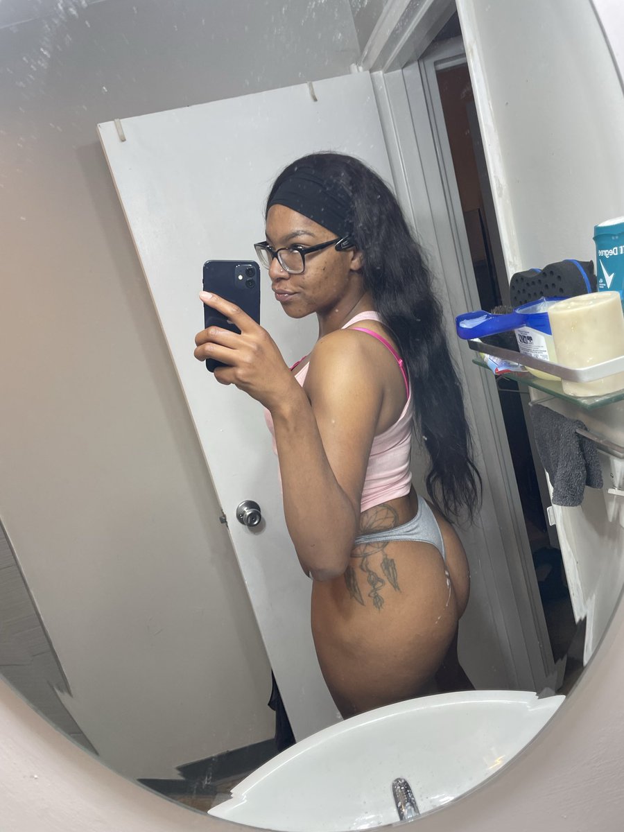 CaliiCoda's tweet photo. Made a nigga cum just by dancing on him https://t.co/ArJjdR0lFz
