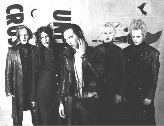 milamansonite's tweet photo. Never see these two band pics posted often https://t.co/u9JxgjvYDh