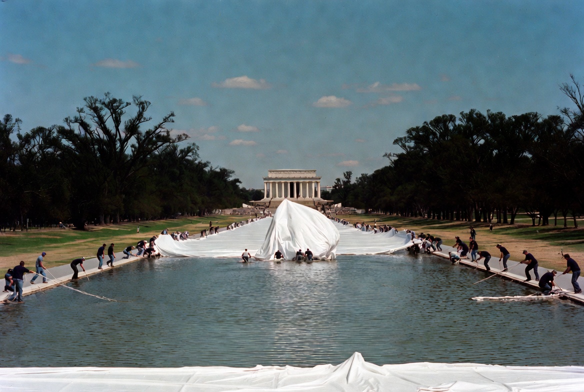 kevinmathews's tweet photo. Reflecting Pool filling with algae you say?  
Pfft check mate liberals!  Trump admin has it covered! https://t.co/BSXbqt2KVT