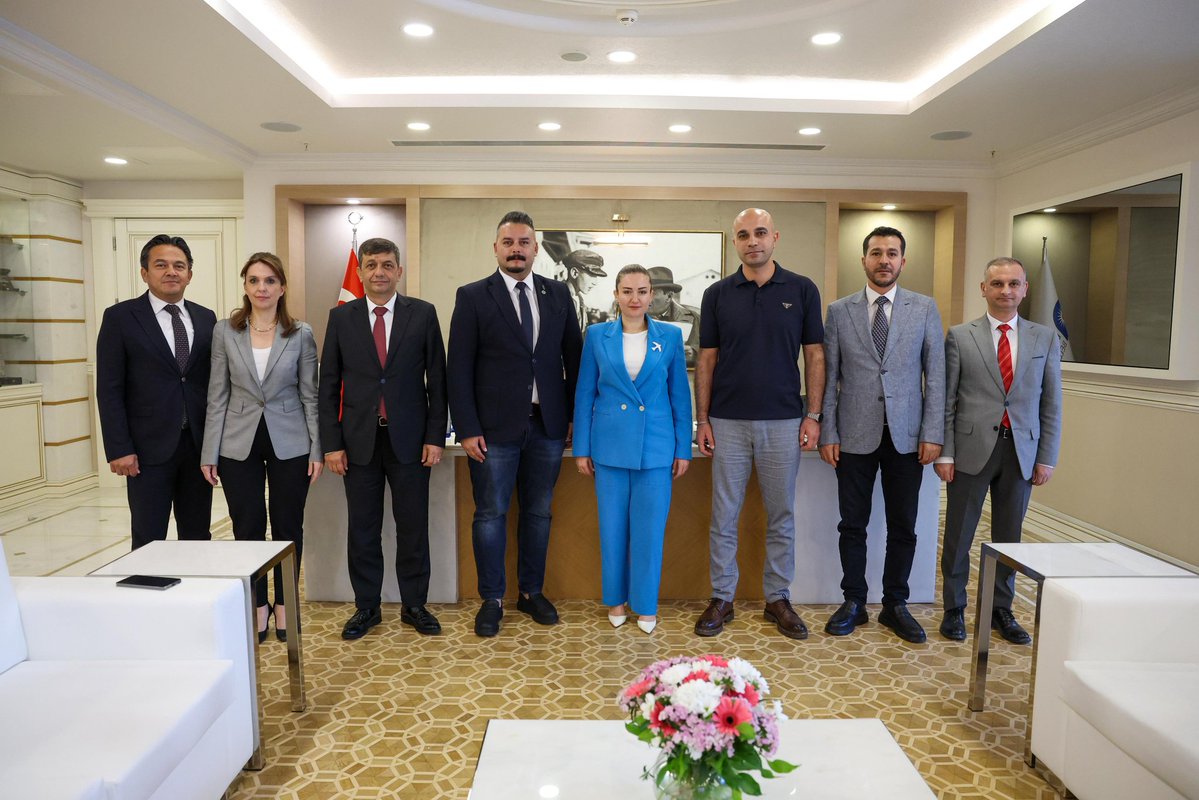 Recep_Mutaf's tweet photo. Güvenlik-İş Sendikası olarak Antalya Büyükşehir Belediyesi Başkan Vekilimiz Sayın Av. Büşra Özdemir'i makamında ziyaret ettik. Yol arkadaşlarımıza ve önümüzde ki TİS sürecine ilişkin konular ve çalışmalarımıza dair sohbet edip, karşılıklı görüş alışverişinde bulunduk.

Değerli Başkanımıza nazik ev sahiplikleri ve sendikamıza olan ilgi ve alakalarından ötürü teşekkür ediyor, çalışmalarında başarılar diliyorum.
@Guvenlik_is 
@ANTALYABB 
@busraozdemirtr