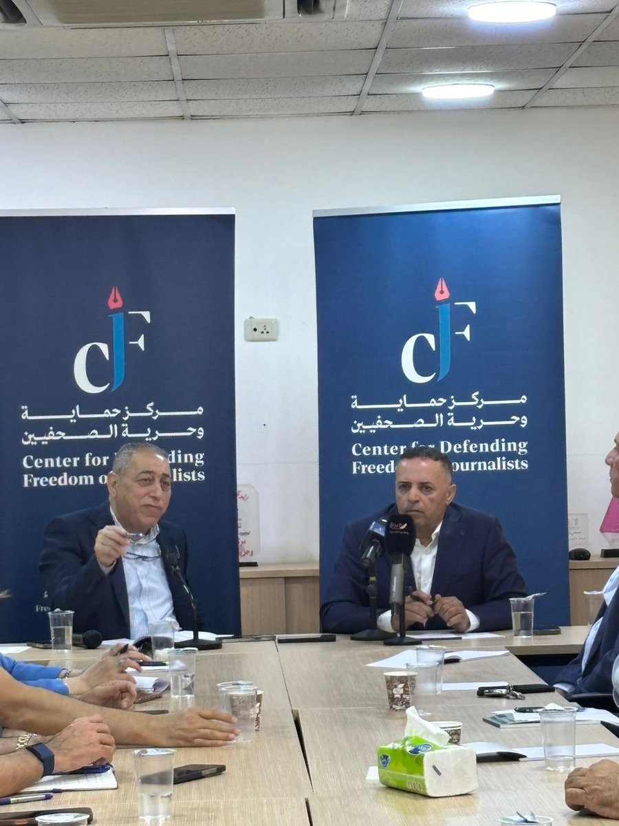 cdfjorg's tweet photo. أستاذ العلاقات الدولية د. حسن البراري من المنتدى الاعلامي لمركز حماية وحرية الصحفيين "الحرب الأخيرة على إيران لم تسفر عن منتصر أو مهزوم حاسم، بل انتهت بـ"تعادل استراتيجي" كشف حدود القوة العسكرية الإسرائيلية والأمريكية، وجعل إسرائيل الخاسر الأكبر"
#cdfj
#المنتدى_الاعلامي https://t.co/xrdwg4tX9v