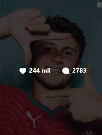 CabineSport's tweet photo. As redes sociais no Instagram de vários jogadores da seleção nacional estão a ser invadidas de comentários a acusar os atletas de não passarem a bola a Ronaldo e a pedirem respeito para com o capitão da seleção nacional, entre outras observações. https://t.co/dp3hhOflBE