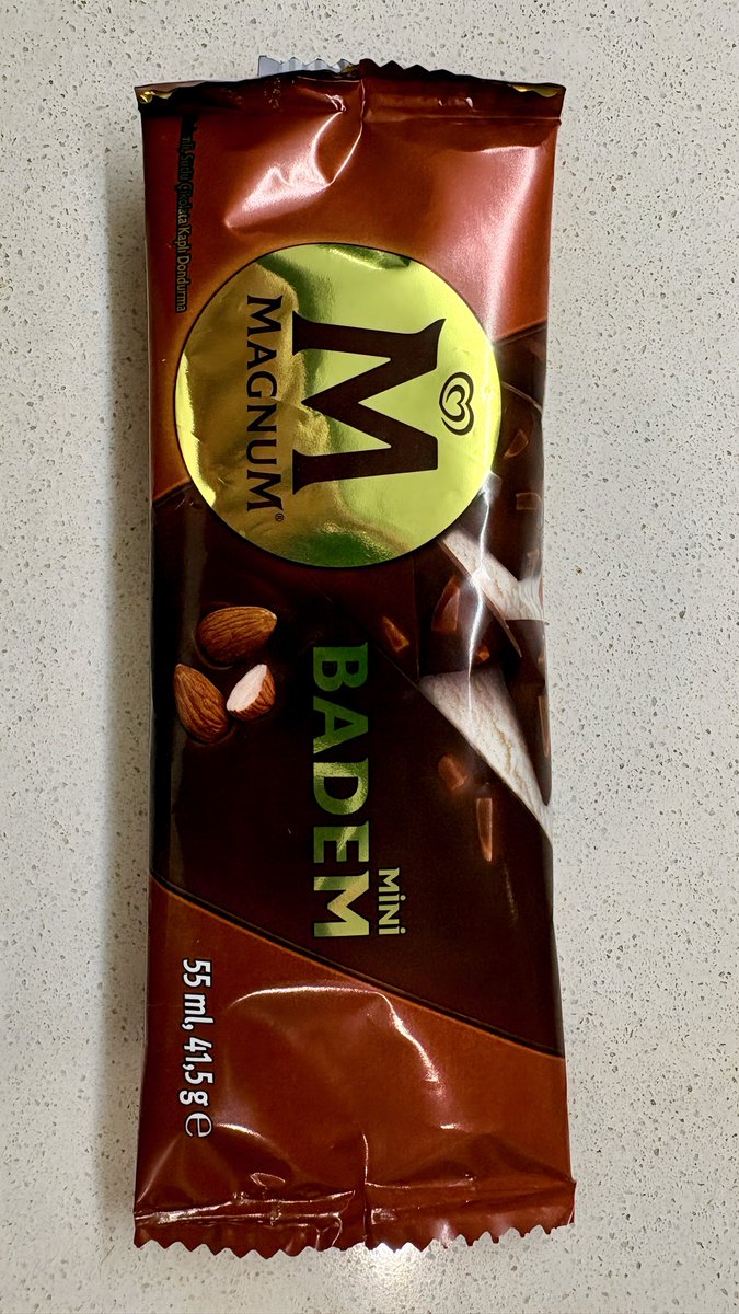 buraksayin's tweet photo. Hayatım gibi… Dışı var, içi yok. 🥲 @AlgidaTurkiye @MagnumTurkiye
#magnum #algida https://t.co/WNXDnHEIqJ