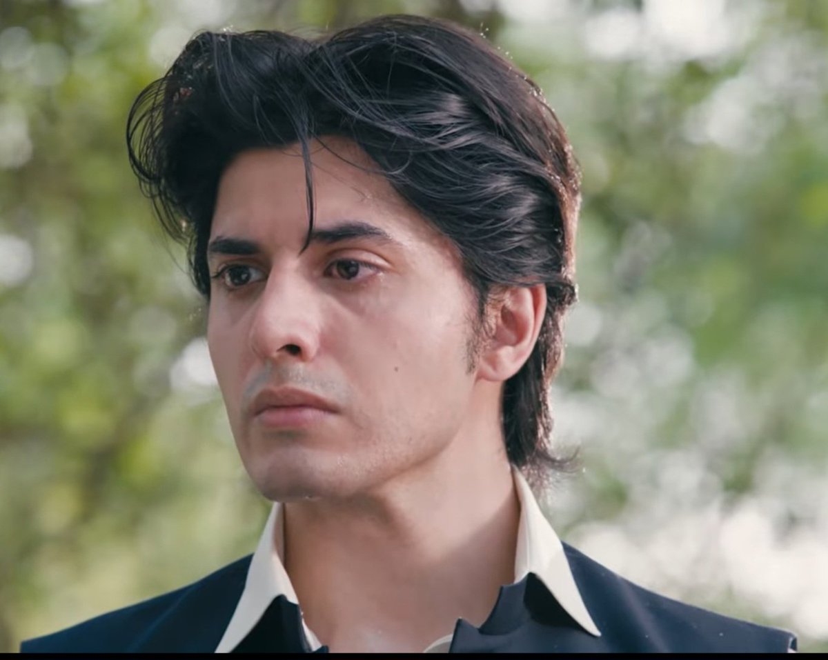 intezaar_thaa's tweet photo. y'all dont know the game of that one hair strand falling on his face.
#Zanjeerain https://t.co/AG7u8DqtcN
