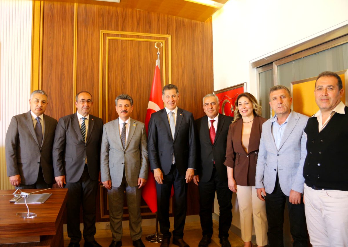 IttifakPartisi's tweet photo. Türkiye İttifakı Partisi Osmaniye İl Başkanlığı görevine Sayın Fuat Arıkan atandı.

Genel Merkezde gerçekleştirilen programda Genel Başkanımız Sayın Ferhat Yılmaz, Genel Sekreterimiz Sayın Enver Türkoğlu, Disiplin Kurulu Başkanımız Sayın Fettah Erdem, MYK Üyemiz Sayın Ayşegül Kundakçı, Sayın Yusuf Ziya Kuncakçı ve Sayın Ali Alkış bir araya geldi.

Gerçekleştirilen görüşmede teşkilatlanma çalışmaları, Osmaniye’de yürütülecek faaliyetler ve partimizin önümüzdeki döneme ilişkin hedefleri değerlendirildi. Genel Başkanımız Ferhat Yılmaz, Osmaniye İl Başkanlığı görevine atanan Fuat Arıkan’a başarılar dileyerek görevinin hayırlı olması temennisinde bulundu.

Türkiye İttifakı Partisi olarak Osmaniye teşkilatımızın birlik, beraberlik ve kararlılıkla çalışmalarını sürdüreceğine inanıyor, Fuat Arıkan’a yeni görevinde başarılar diliyoruz. 

Türkiye İttifakı Partisi