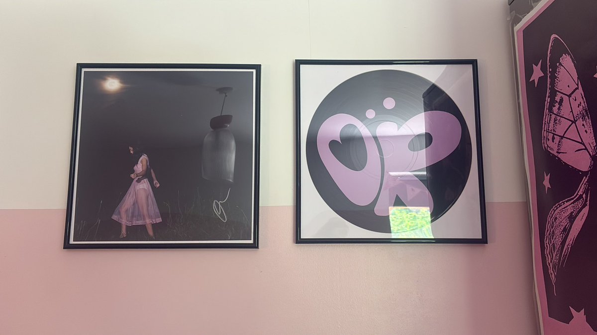 Livzonee's tweet photo. I officially own my first signed Liv insert! I’d love to hunt down a guts one but they’re so expensive resale 🫠 https://t.co/iO6HDXqnxz