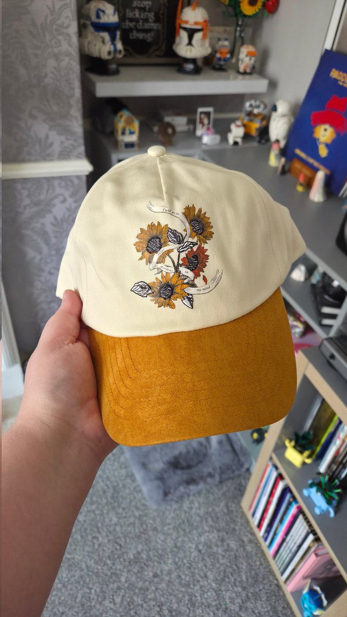 HauntedBySwift1's tweet photo. Taylor's team really did the damn thing with this merch, it's so cute! https://t.co/3uKY4AO1Il
