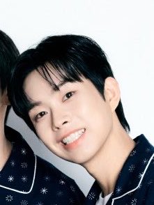 콤마 tweet media