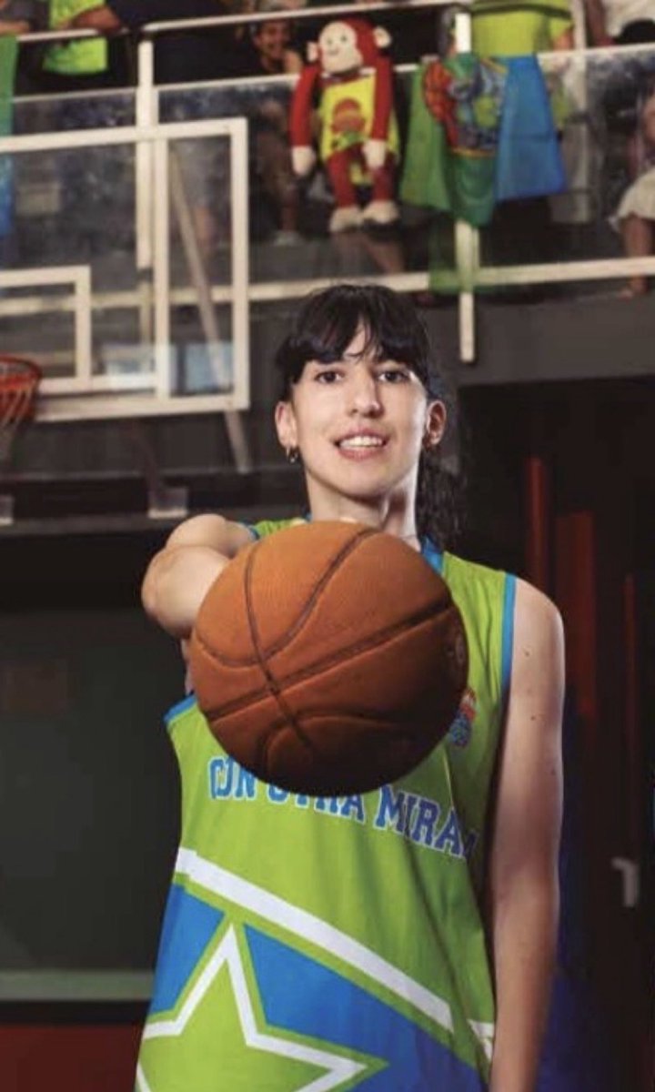 aconotramirada's tweet photo. 🏀💙 ¡Orgullo Astrobasket Con Otra Mirada!
Nuestra jugadora Miriam Montalvo ha sido seleccionada para representar a la Comunidad de Madrid en el Campeonato de España de Selecciones Autonómicas FEDDI 2026. Un premio a su esfuerzoy constancia¡Enhorabuena, Miriam! 👏💪
#valdemoro https://t.co/iUP9CVPbk0